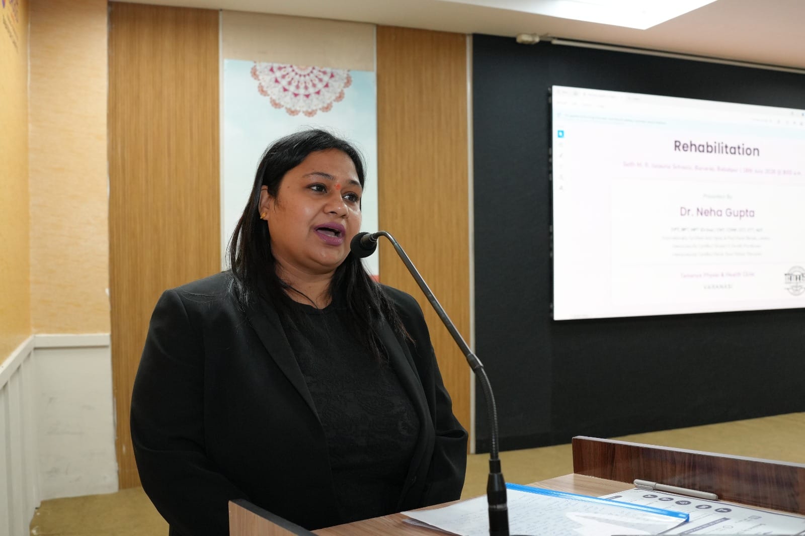 Dr. Neha Gupta delivering keynote address at the Women Health & Pelvic Floor Rehabilitation Awareness Programme